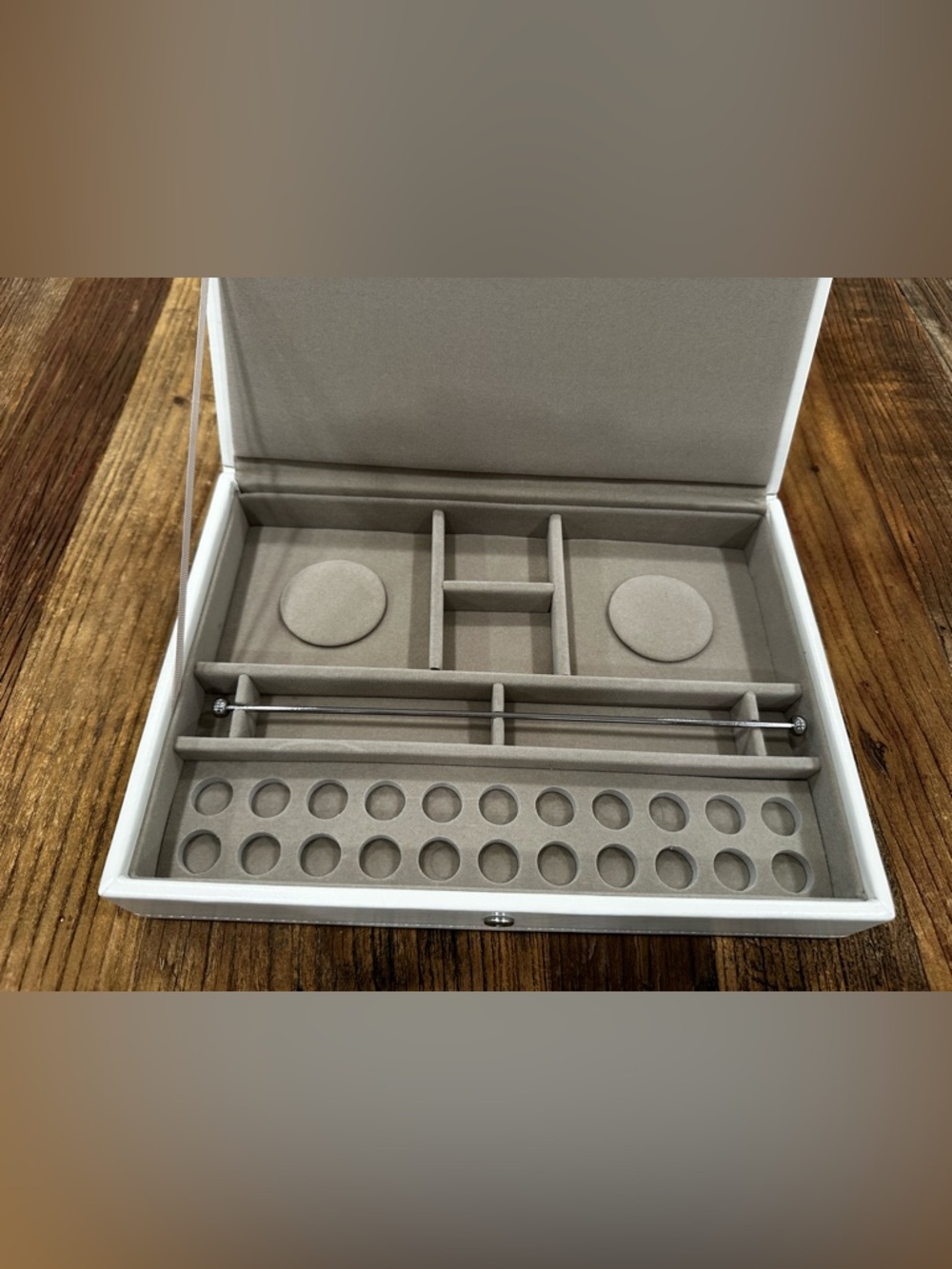 Lux Suede Jewelry and charm Organizer Box in white cream - Brand: